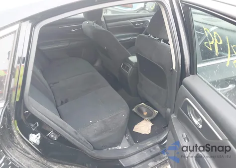 2015 Nissan Altima 2.5 Sv из США, поврежденный, VIN 1N4AL3AP6FC413918